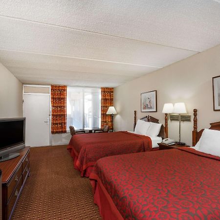 Days Inn By Wyndham Hurricane Mills מראה חיצוני תמונה