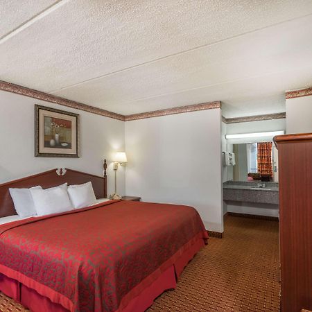 Days Inn By Wyndham Hurricane Mills מראה חיצוני תמונה