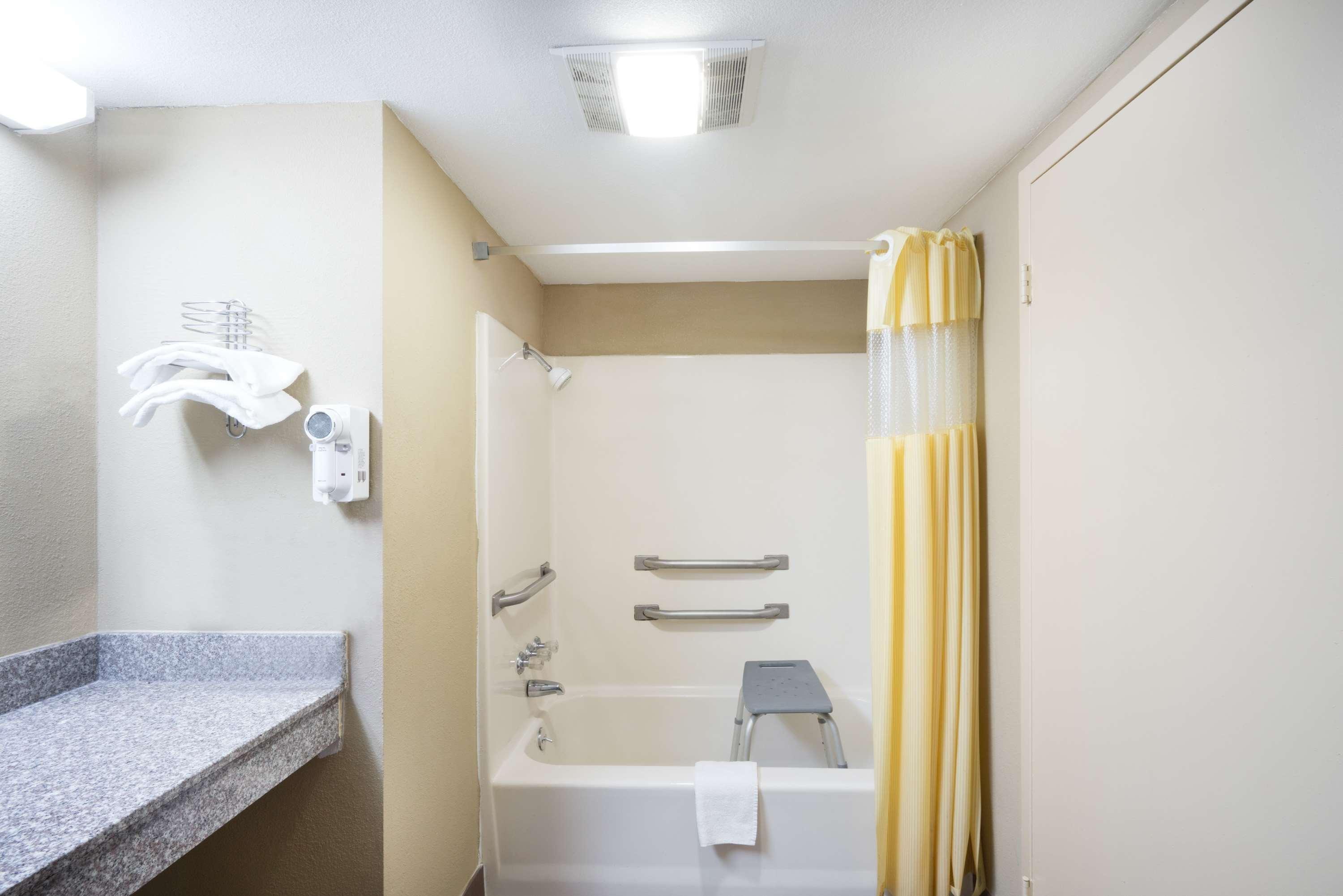Days Inn By Wyndham Hurricane Mills מראה חיצוני תמונה
